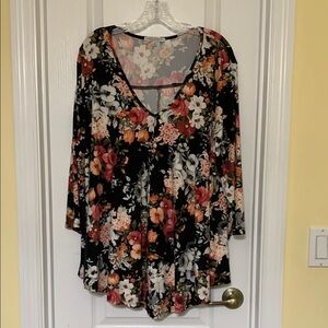Green Envelope Black and Pink Floral Tunic with 3/4 Sleeves